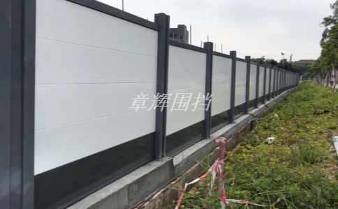 地鐵圍擋的顏色是否需要與車站內(nèi)部裝修相搭配？