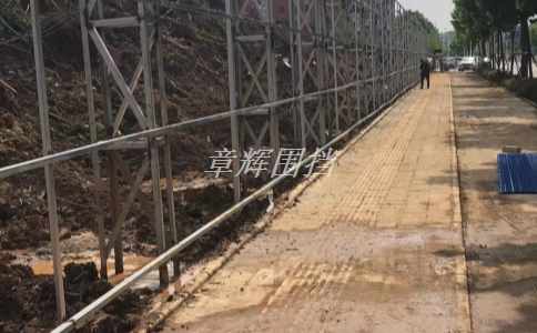 地鐵圍擋行業(yè)中存在哪些違法和不合規(guī)行為？如何加強(qiáng)監(jiān)管并維護(hù)市場(chǎng)秩序？（地鐵圍擋行業(yè)的合規(guī)監(jiān)管與市場(chǎng)管理）