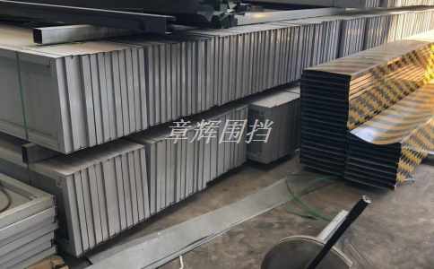 如何確定地鐵圍擋制作和安裝的施工方案以避免安全事故和質(zhì)量問題？（地鐵圍擋制作與安裝的施工方案設(shè)計）