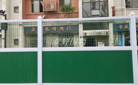 地鐵圍擋施工中如何處理好雨水和污水的分流問題？（淺析地鐵圍擋防水排水系統(tǒng)的設(shè)計流程）